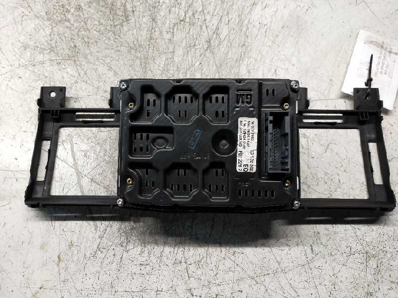 Recambio de pantalla multifuncion para opel vectra c berlina club referencia OEM IAM 13132282  