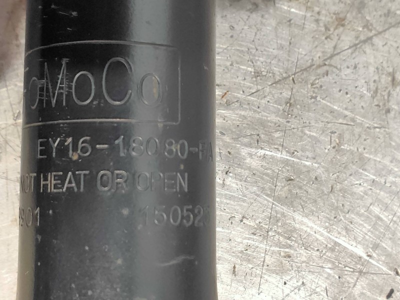 Recambio de amortiguador trasero izquierdo para ford transit courier ambiente referencia OEM IAM EY1618080FA 150525 