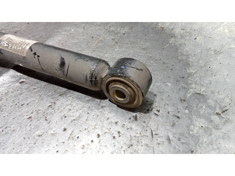Recambio de amortiguador trasero derecho para opel astra j lim. 4türig selection referencia OEM IAM 13411888 422267257 