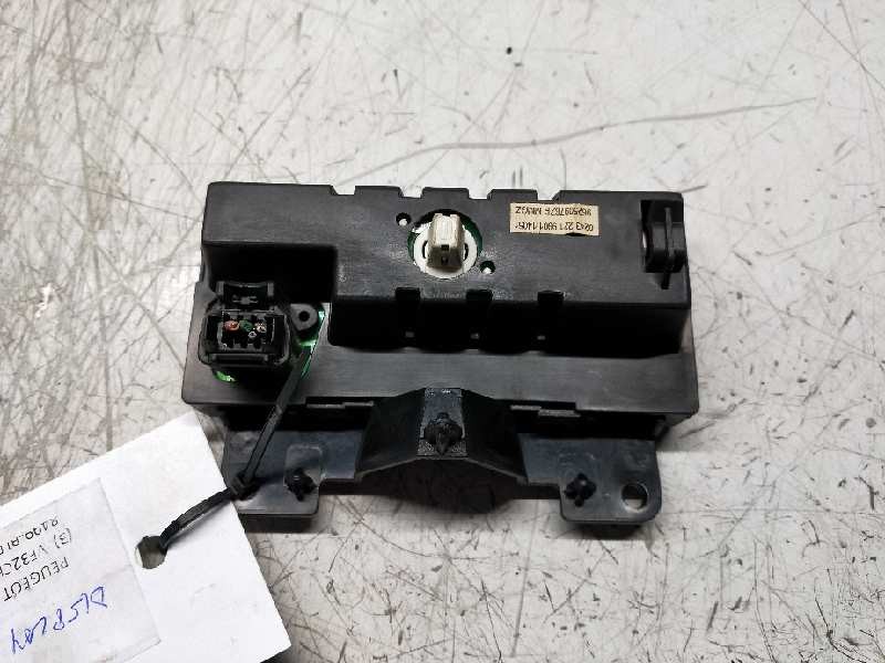 Recambio de pantalla multifuncion para peugeot 206 berlina xr referencia OEM IAM 96250976ZR  