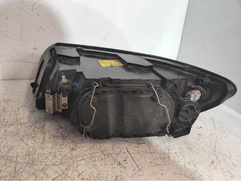 Recambio de faro derecho para volvo v50 familiar 1.8 kinetic referencia OEM IAM 30698886 0301198204 
