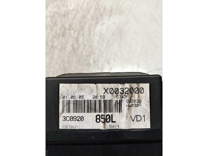 Recambio de cuadro instrumentos para volkswagen passat berlina (3c2) highline referencia OEM IAM 3C0920850L X0032000 