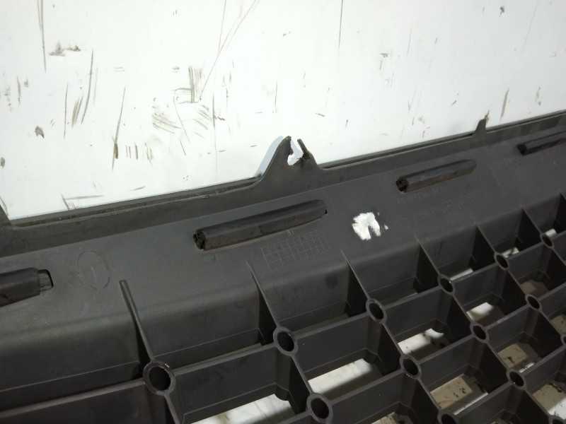 Recambio de rejilla delantera para ford mondeo ber. (ca2) ambiente referencia OEM IAM   