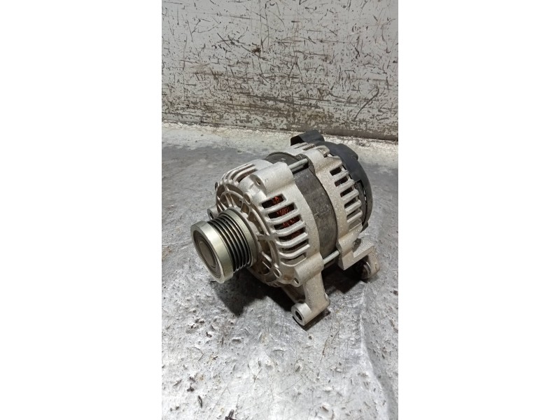 Recambio de alternador para opel astra j lim. 4türig selection referencia OEM IAM 13581885  