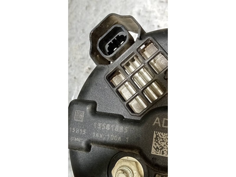 Recambio de alternador para opel astra j lim. 4türig selection referencia OEM IAM 13581885  