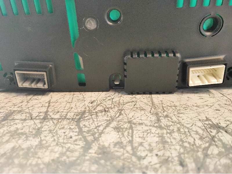 Recambio de cuadro instrumentos para ssangyong kyron 200 xdi limited referencia OEM IAM 8021009040  