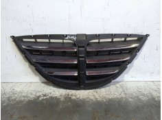 Recambio de rejilla delantera para ssangyong rodius xdi referencia OEM IAM 7945121010  