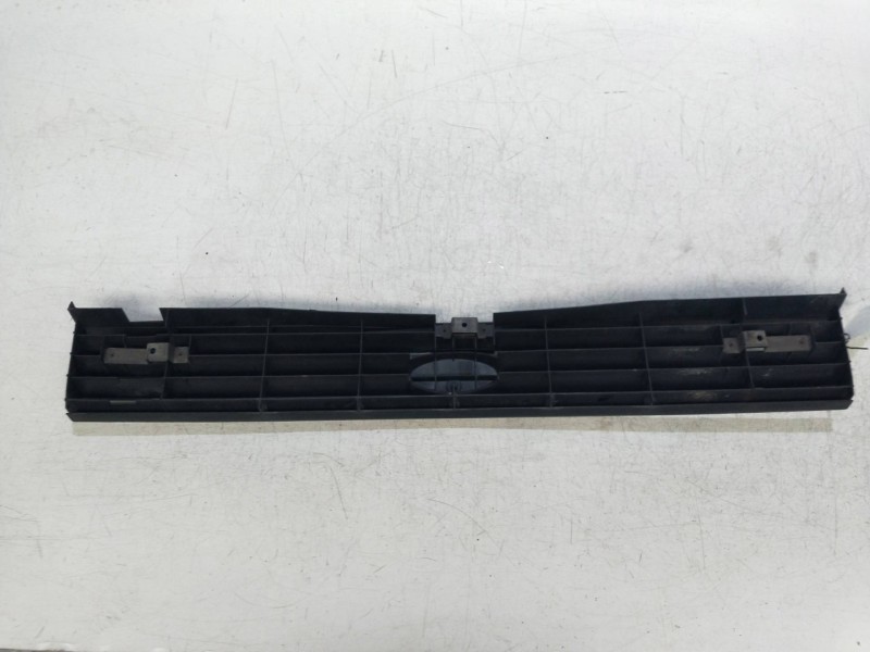 Recambio de rejilla delantera para ford fiesta berl./express 1.0 referencia OEM IAM   