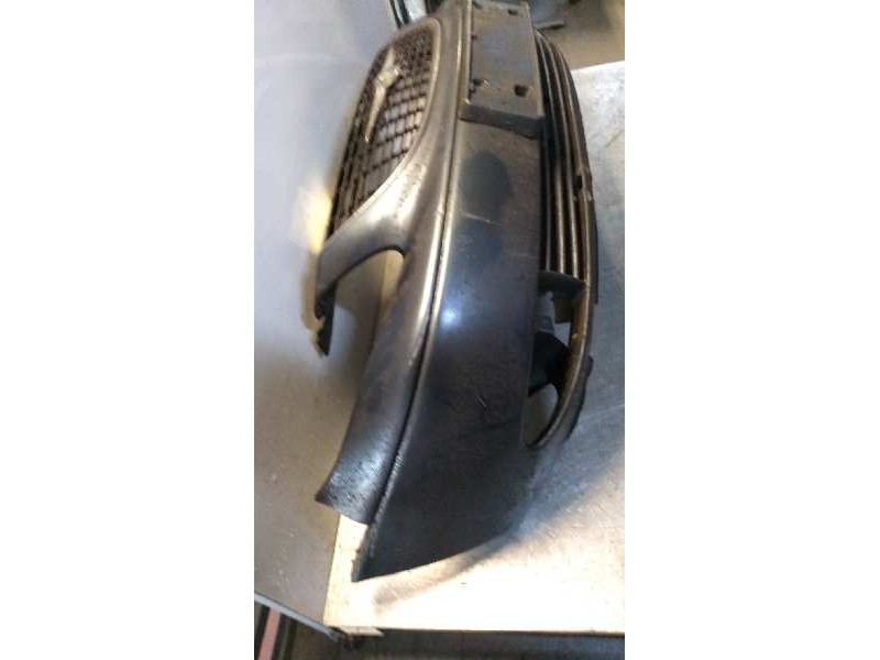 Recambio de paragolpes delantero para chrysler voyager (rg) 2.5 crd se referencia OEM IAM   