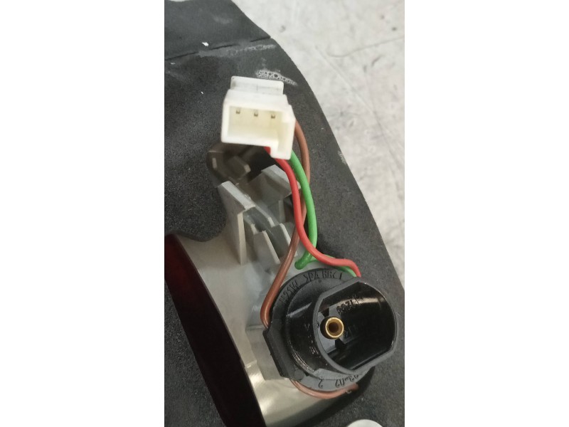 Recambio de piloto trasero izquierdo interior para bmw serie 7 (e65/e66) 745i referencia OEM IAM   