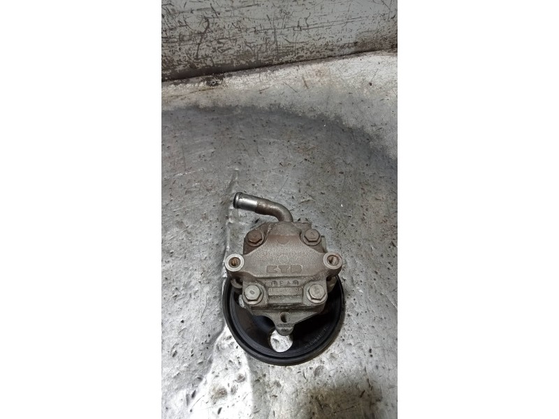 Recambio de bomba direccion para ford fiesta (cbk) fun referencia OEM IAM 2S6C3A696DD  