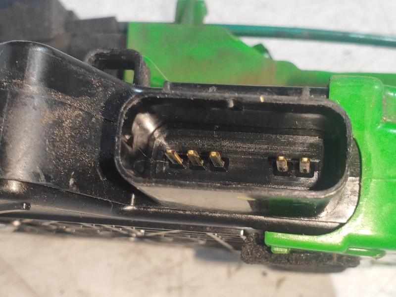 Recambio de motor cierre centralizado delantero derecho para hyundai i40 cw gl tecno referencia OEM IAM 813203Z010  