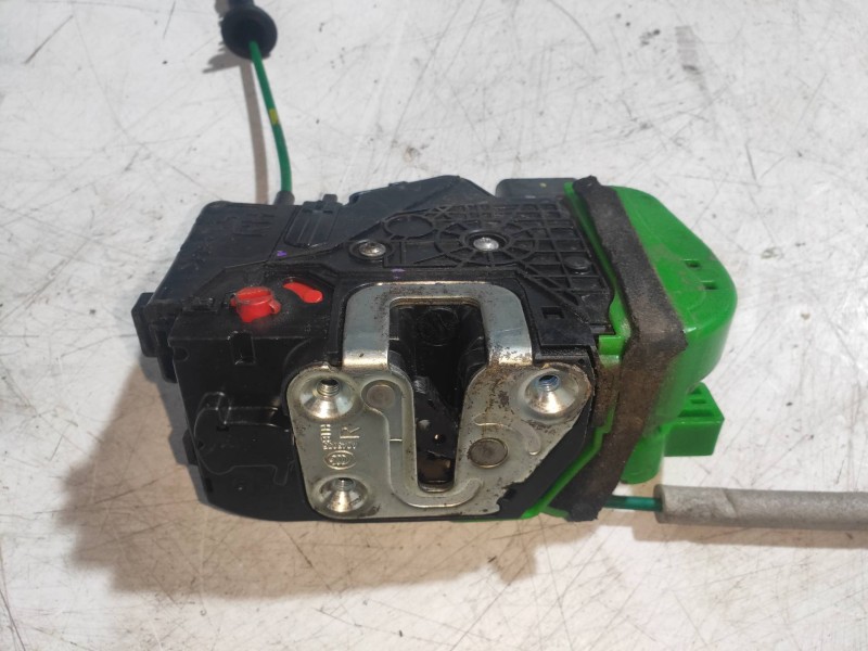 Recambio de motor cierre centralizado trasero derecho para hyundai i40 cw gl tecno referencia OEM IAM 814203Z010  