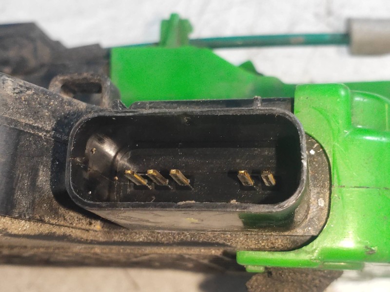 Recambio de motor cierre centralizado trasero derecho para hyundai i40 cw gl tecno referencia OEM IAM 814203Z010  