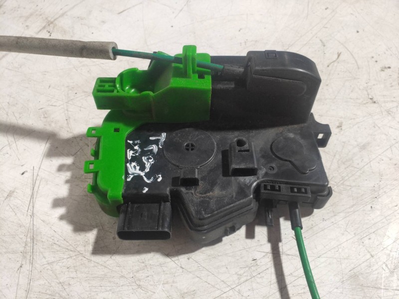 Recambio de motor cierre centralizado trasero izquierdo para hyundai i40 cw gl tecno referencia OEM IAM   