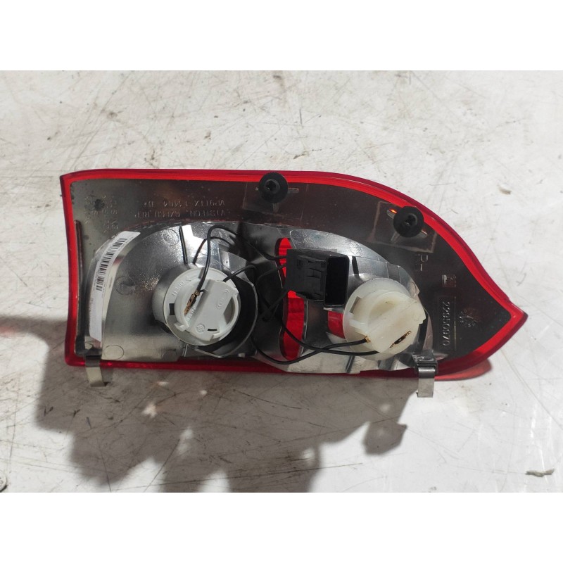 Recambio de piloto trasero derecho interior para opel insignia sports tourer 2.0 16v cdti referencia OEM IAM 22950970  