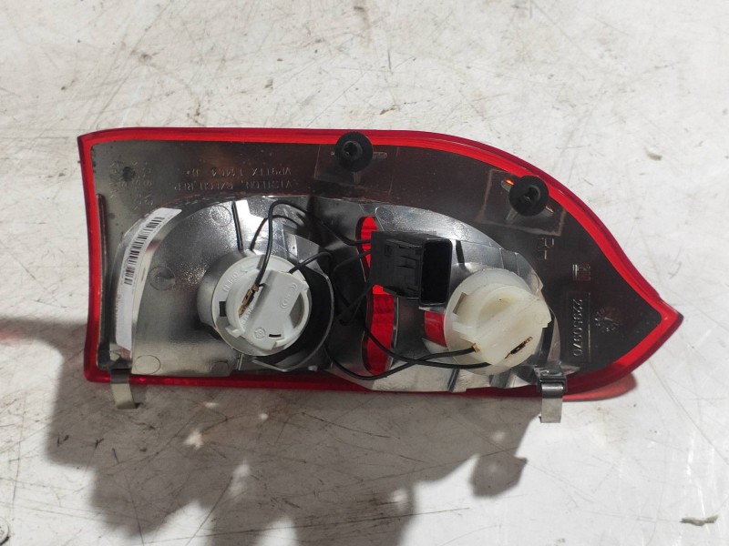 Recambio de piloto trasero derecho interior para opel insignia sports tourer 2.0 16v cdti referencia OEM IAM 22950970  