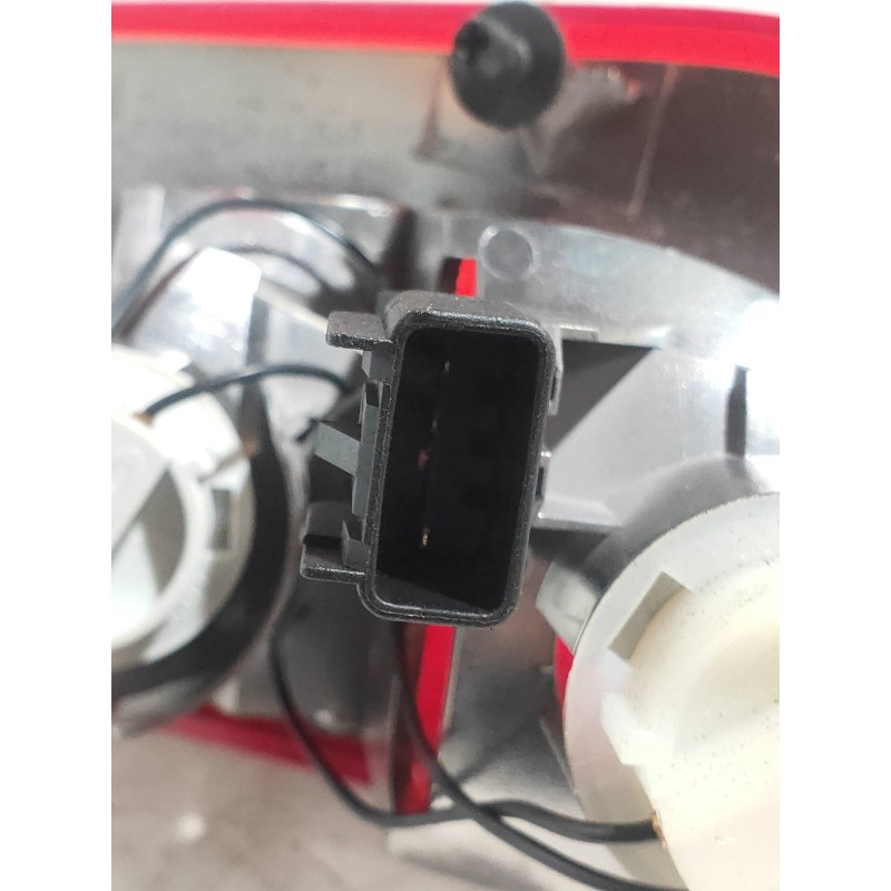 Recambio de piloto trasero derecho interior para opel insignia sports tourer 2.0 16v cdti referencia OEM IAM 22950970  