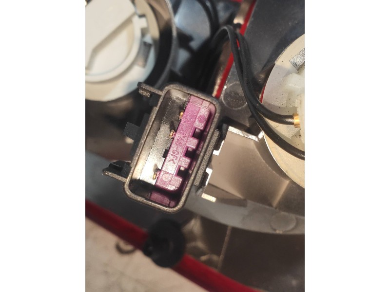 Recambio de piloto trasero izquierdo interior para opel insignia sports tourer 2.0 16v cdti referencia OEM IAM 22950969  