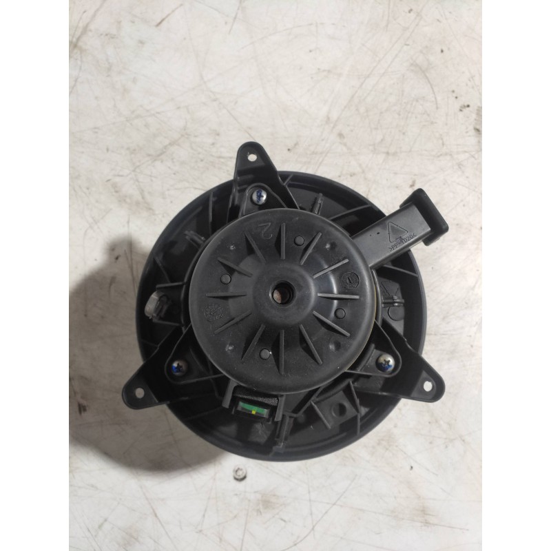 Recambio de motor calefaccion para opel insignia sports tourer 2.0 16v cdti referencia OEM IAM 1326513B  