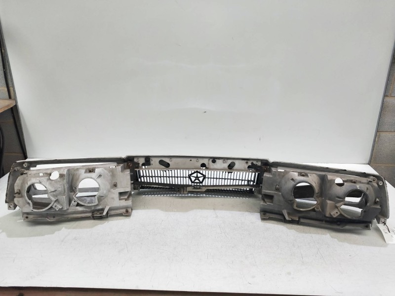 Recambio de rejilla delantera para chrysler le baron referencia OEM IAM   LEBARON Recambio de rejilla delantera para chrysler le baron referencia OEM IAM   LEBARON