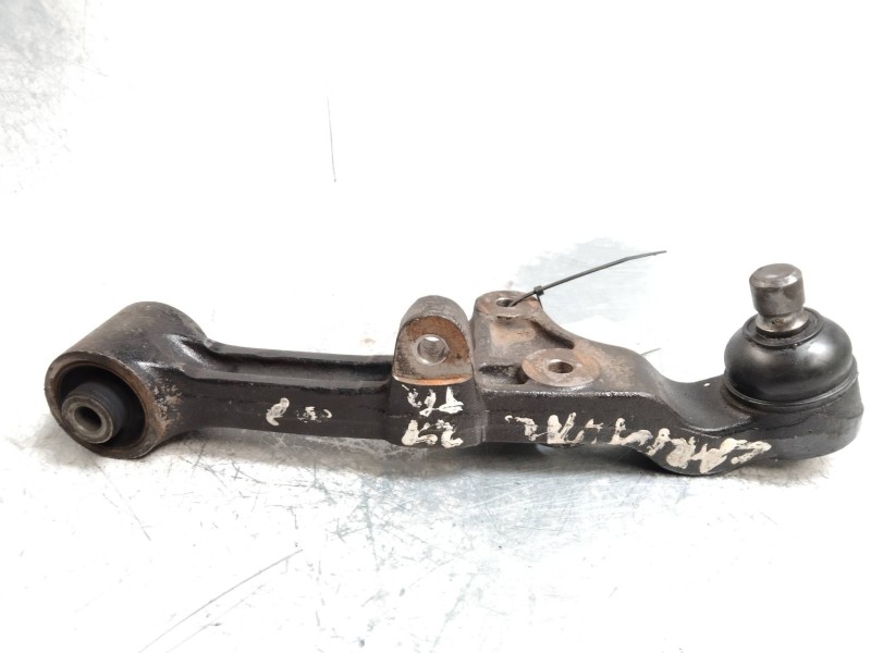 Recambio de brazo suspension inferior delantero derecho para kia carnival referencia OEM IAM   