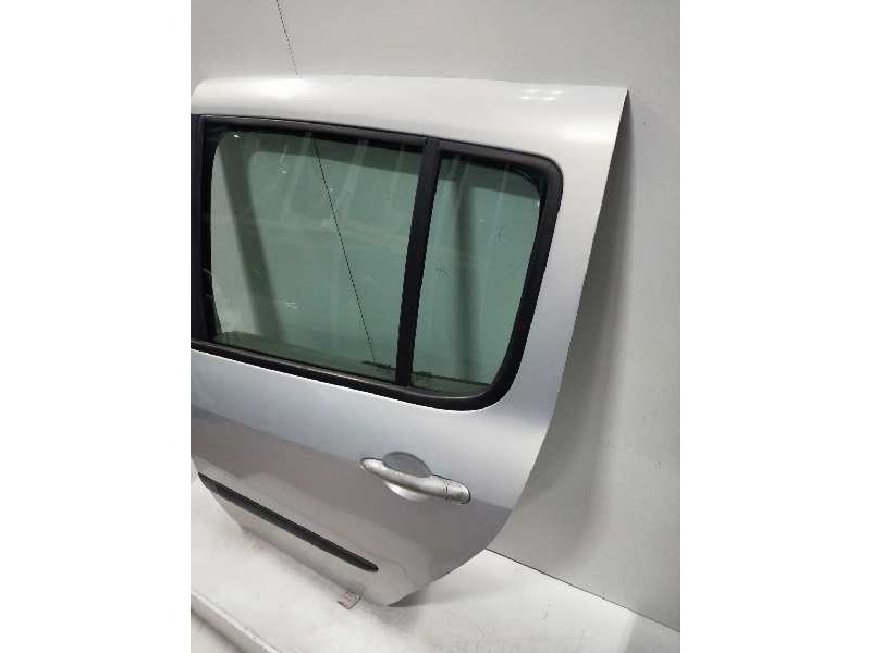Recambio de puerta trasera izquierda para renault modus confort dynamique referencia OEM IAM   