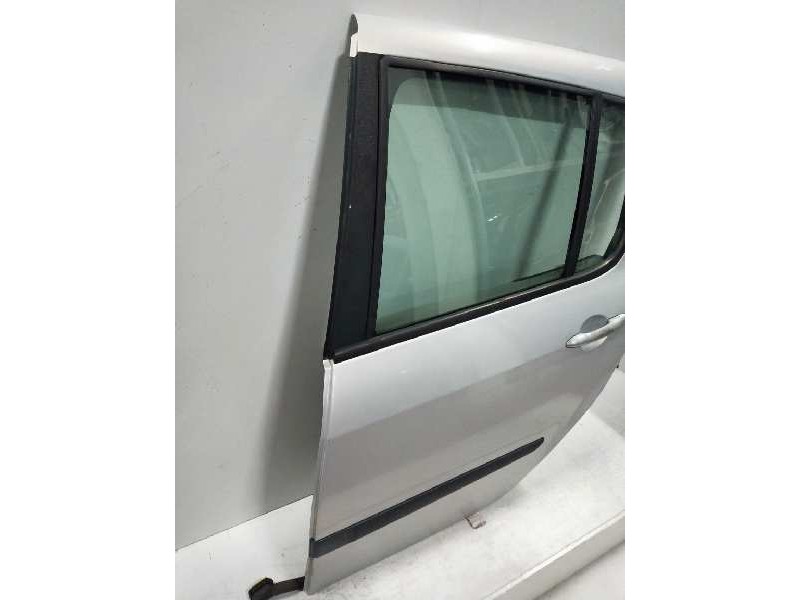Recambio de puerta trasera izquierda para renault modus confort dynamique referencia OEM IAM   