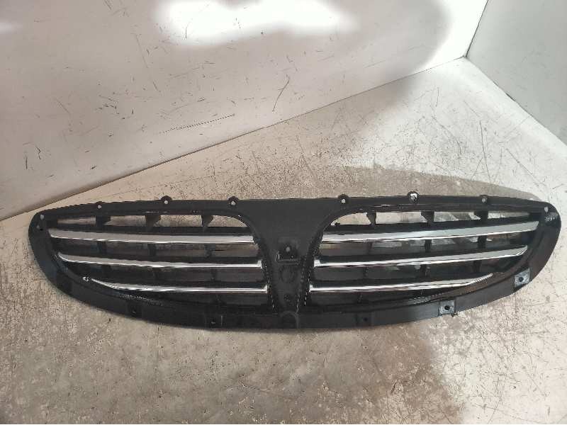 Recambio de rejilla delantera para ssangyong kyron 200 xdi limited referencia OEM IAM   