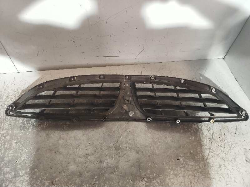 Recambio de rejilla delantera para ssangyong kyron 200 xdi limited referencia OEM IAM   