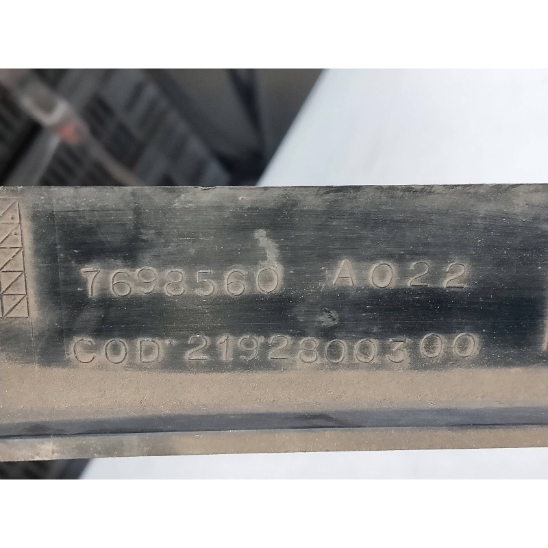 Recambio de rejilla delantera para citroen c 25 caja cerrada 2.5 diesel (u25) referencia OEM IAM 7698560   Recambio de rejilla delantera para citroen c 25 caja cerrada 2.5 diesel (u25) referencia OEM IAM 7698560