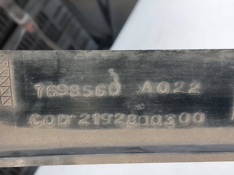 Recambio de rejilla delantera para citroen c 25 caja cerrada 2.5 diesel (u25) referencia OEM IAM 7698560   Recambio de rejilla delantera para citroen c 25 caja cerrada 2.5 diesel (u25) referencia OEM IAM 7698560