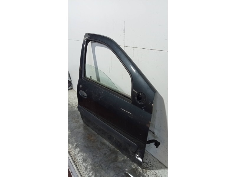 Recambio de puerta delantera derecha para dacia logan laureate referencia OEM IAM   