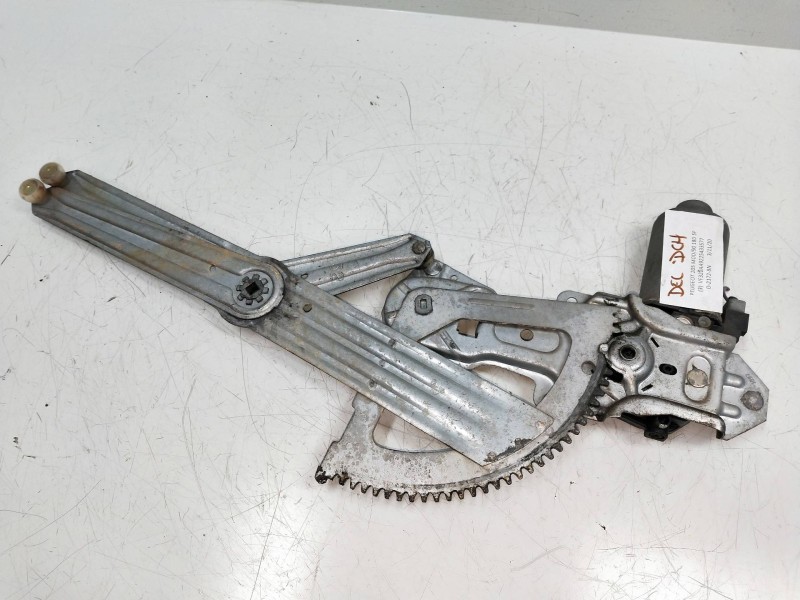 Recambio de elevalunas delantero derecho para peugeot 205 berlina 1.8 d mito referencia OEM IAM   5P