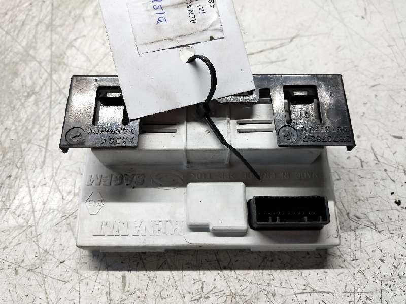 Recambio de pantalla multifuncion para renault megane ii berlina 5p 1.5 dci diesel referencia OEM IAM 8200350498A 216759961 