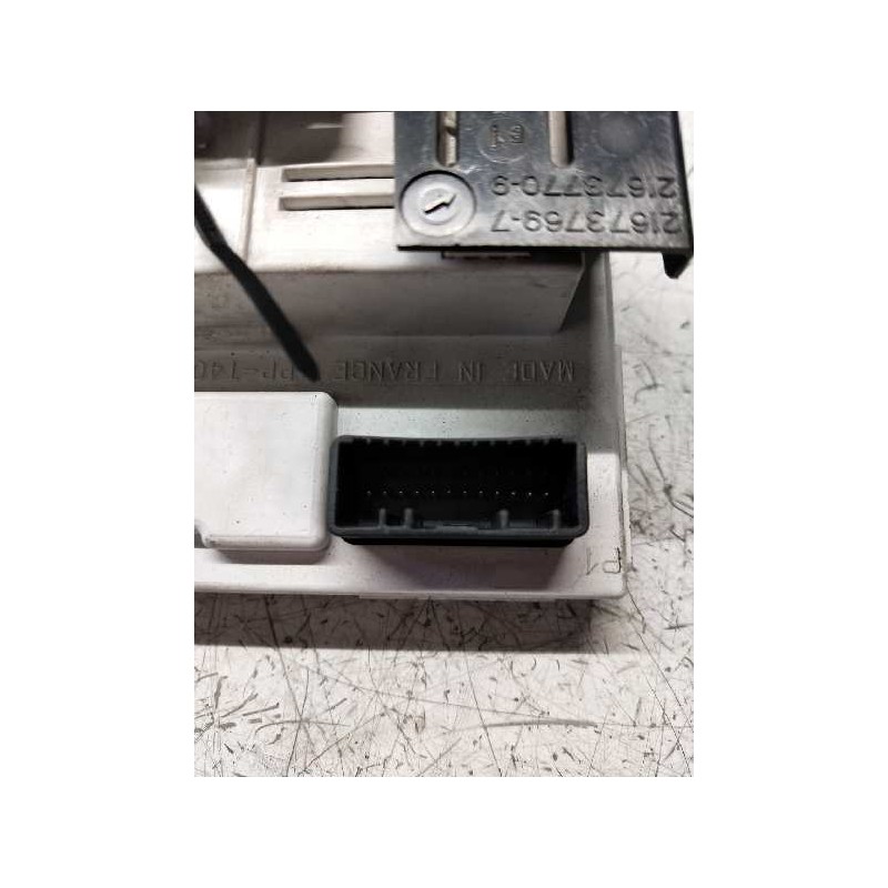 Recambio de pantalla multifuncion para renault megane ii berlina 5p 1.5 dci diesel referencia OEM IAM 8200350498A 216759961 
