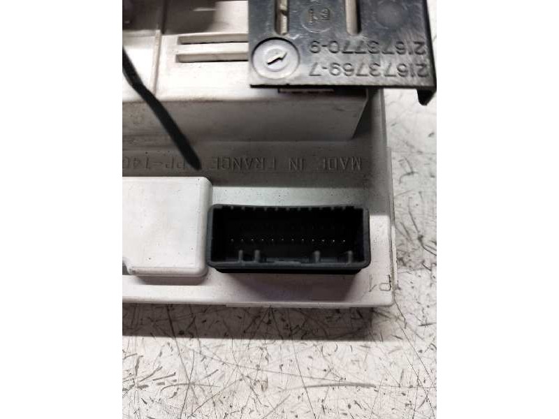 Recambio de pantalla multifuncion para renault megane ii berlina 5p 1.5 dci diesel referencia OEM IAM 8200350498A 216759961 