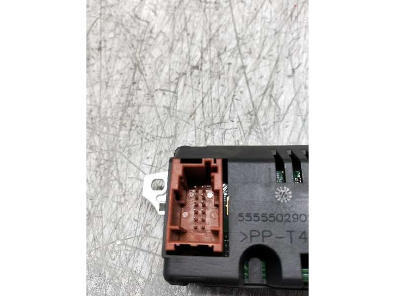 Recambio de pantalla multifuncion para peugeot 207 sw sport referencia OEM IAM 966613668001 50355029070400 