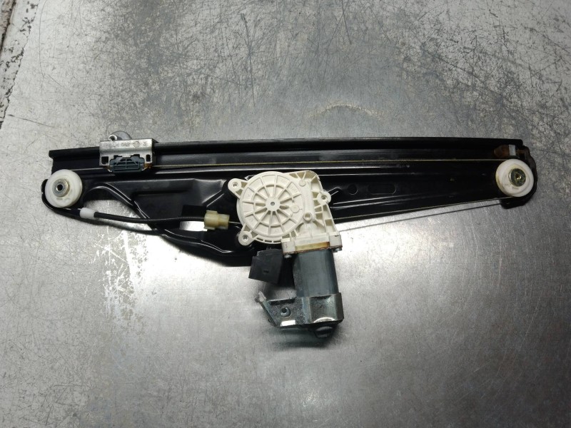 Recambio de elevalunas trasero izquierdo para bmw serie 5 berlina (e60) 530i referencia OEM IAM 6922319 994437102 7746005502 4P