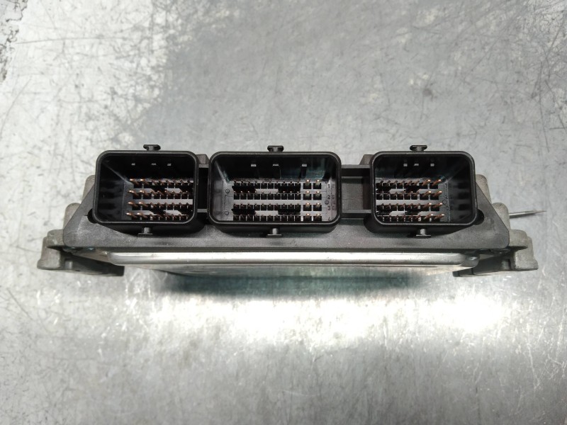 Recambio de centralita motor uce para citroen c4 coupe lx referencia OEM IAM 0281011863 9655943580 EDC16C34