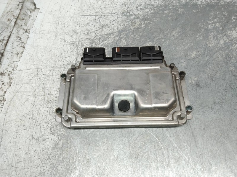 Recambio de centralita motor uce para citroen xsara berlina 1.6i 16v premier referencia OEM IAM 0261206606 9651396380 ME744 13