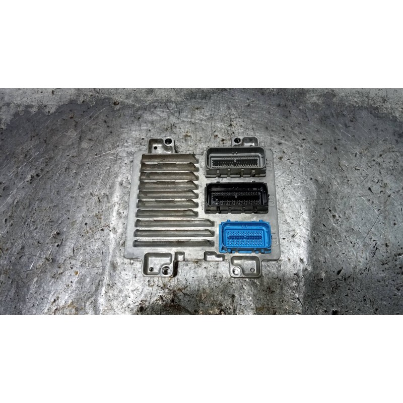 Recambio de centralita motor uce para opel astra j lim. 4türig selection referencia OEM IAM 12669136 12668866 AB6S