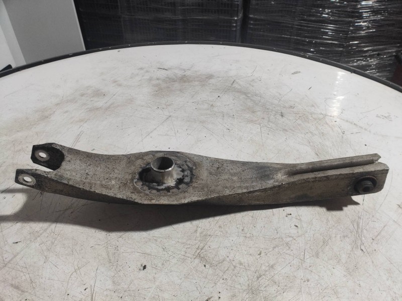 Recambio de brazo suspension inferior trasero derecho para opel insignia sports tourer 2.0 16v cdti referencia OEM IAM   