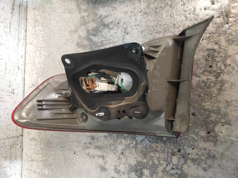 Recambio de piloto trasero derecho para toyota corolla (e15) luna referencia OEM IAM   