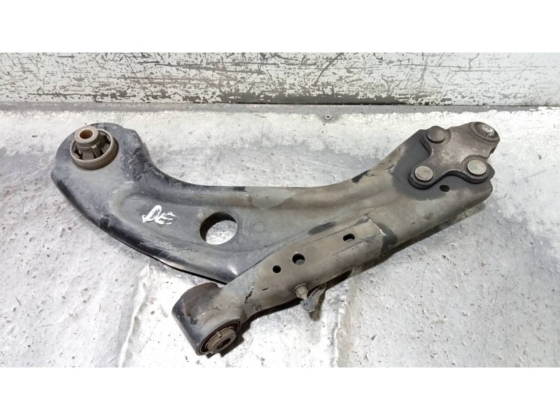 Recambio de brazo suspension inferior delantero derecho para peugeot 308 allure referencia OEM IAM   