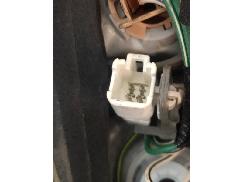 Recambio de piloto trasero derecho para toyota corolla (e15) luna referencia OEM IAM   