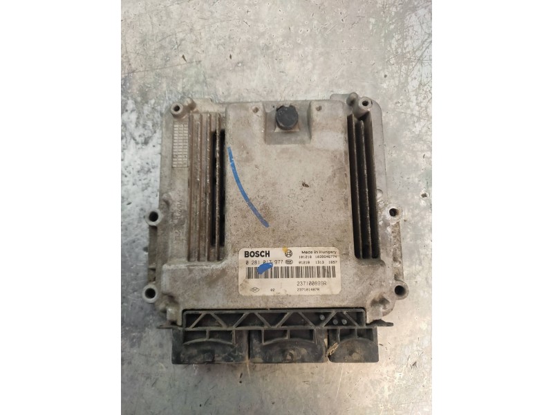 Recambio de centralita motor uce para renault master kombi l1h1 3,0t referencia OEM IAM 0281017977 237100899R 237101487R
