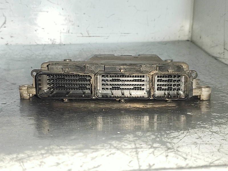 Recambio de centralita motor uce para renault master kombi l1h1 3,0t referencia OEM IAM 0281017977 237100899R 237101487R