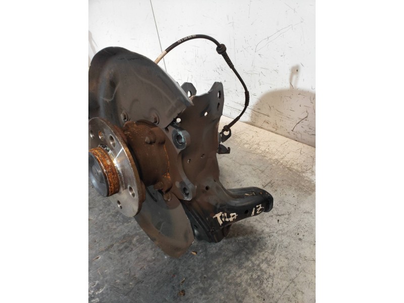 Recambio de mangueta trasera izquierda para bmw serie 2 active tourer (f45) 218d referencia OEM IAM   33326851579