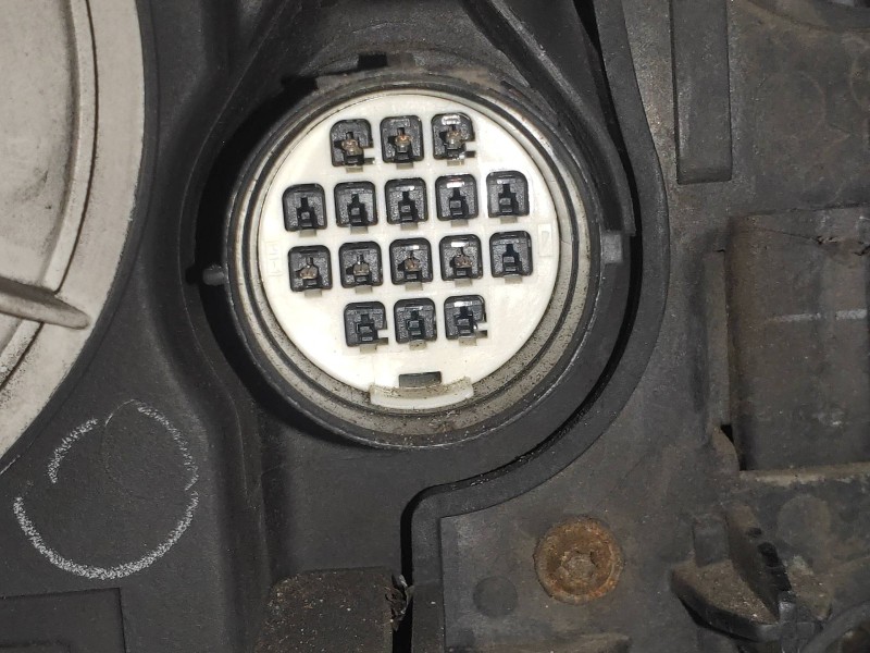 Recambio de faro derecho para land rover discovery 2.7 td v6 cat referencia OEM IAM XBC500402 XENÓN 